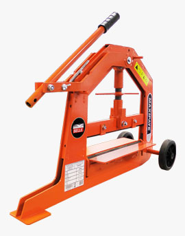 A heavyweight spitter machine for cutting paving stones