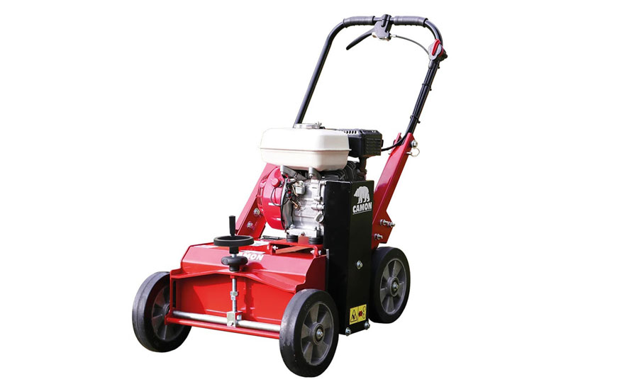 Lawn Scarrifer for removing moss